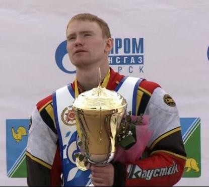 Евгений Шаров побеждает на этапе Кубка России в Югорске