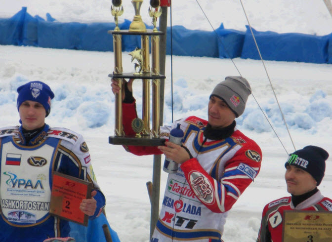 Даниил Иванов - чемпион России по мотогонкам на льду