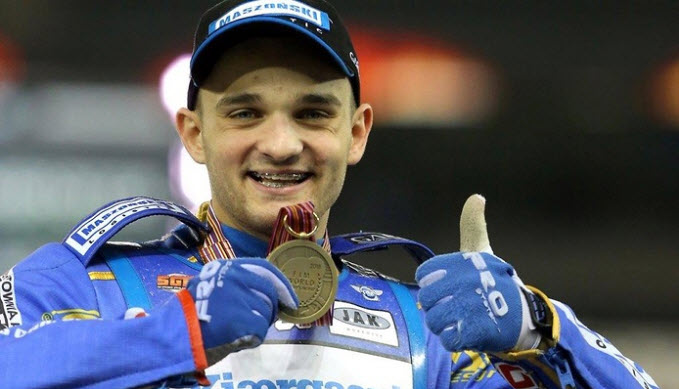 Бартош Змарзлик с медалью чемпионата Мира по спидвею